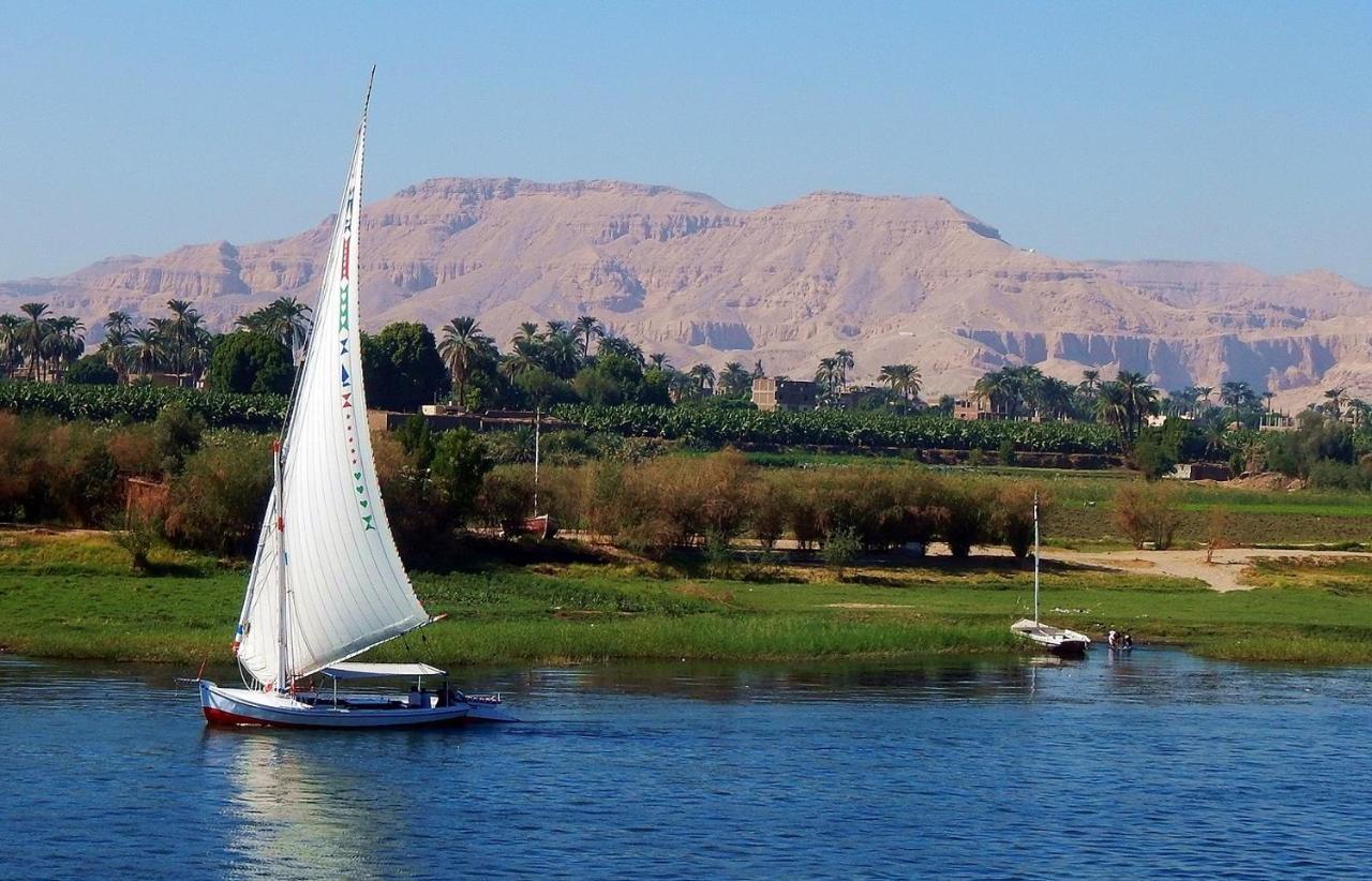 Royal Home Luxor Nile View Exteriör bild